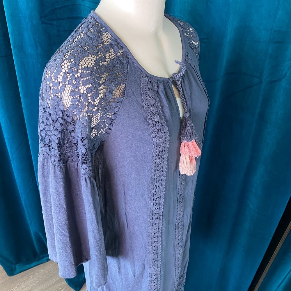 Knox Rose Lace Trim Bell Sleeve Shift Dress With Tassel - Picture 10 of 13